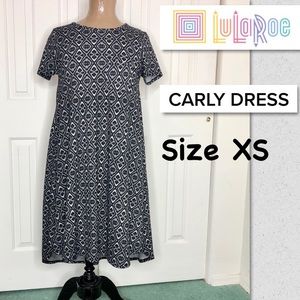 🌵LuLaRoe Gray/Black Animal/Tribal Print Carly XS